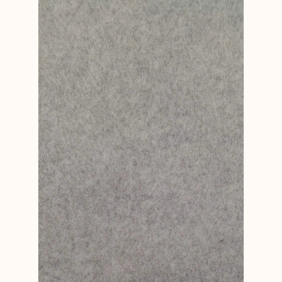 موکت نرمینه پالاز مدل مخمل رنگ طوسی روشن (کد ۹۱۱۶) — تصویر 2
